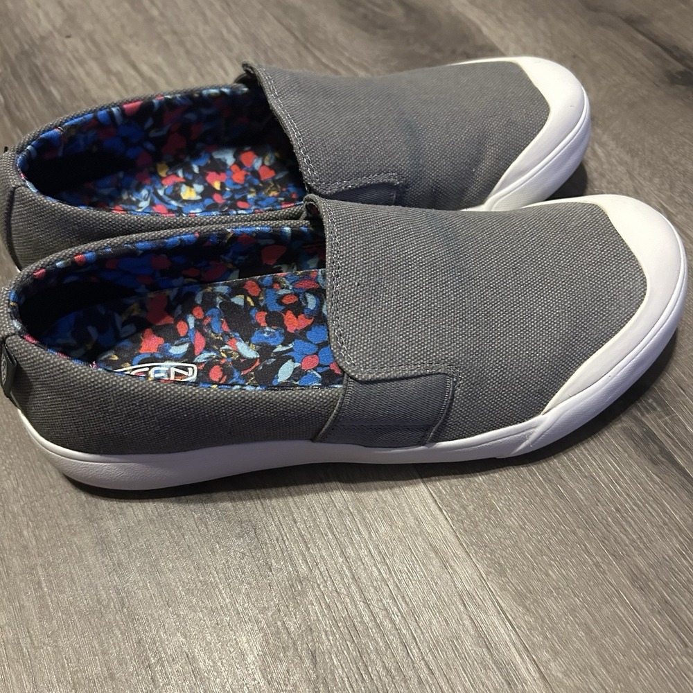 KEEN Women's Elena Slip-ON Sneaker Gray/White - Size 8 Comfort Casual Walking